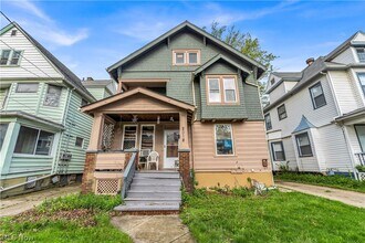 Building Photo - 2018 W 100th St