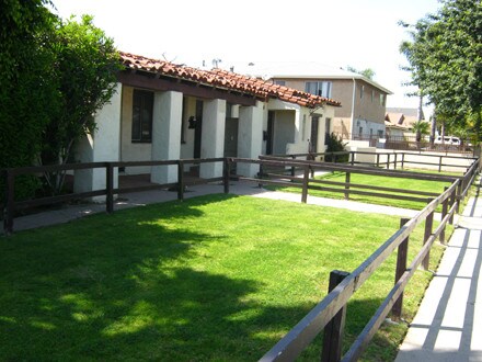 Foto del edificio - 1001-07 Banning Blvd.