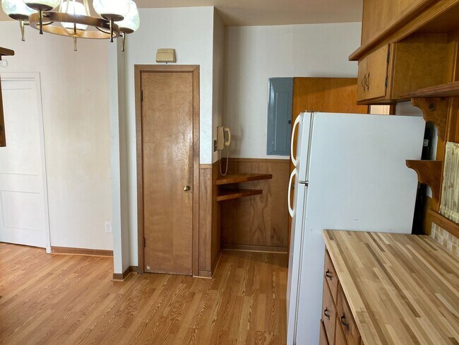 Building Photo - Pre-Leasing for Summer/Fall 2024 - Great L...