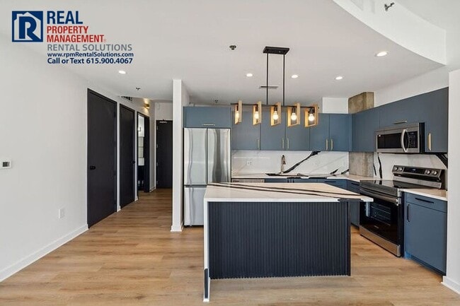 Building Photo - Modern, high-end condo in the ICON! So many amenities!