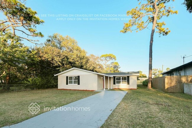Building Photo - 15740 Sea Pines Dr