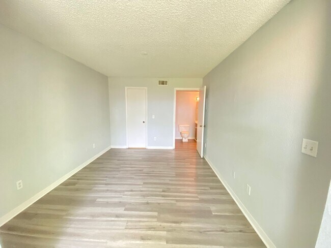 Foto del edificio - 5701 Gatlin Ave
