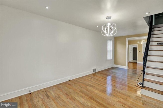 Building Photo - 614 S 18 1/2 St
