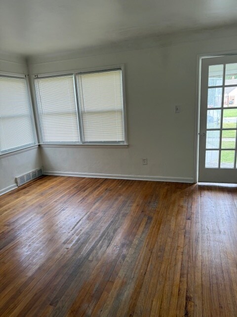 Foto del edificio - 18412 Glastonbury Rd