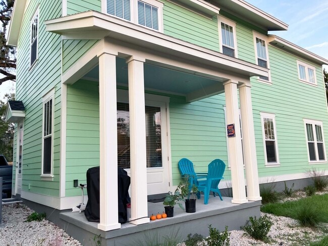 Building Photo - Porter's Parkside - 4 Bedroom, 4 Bathroom ...