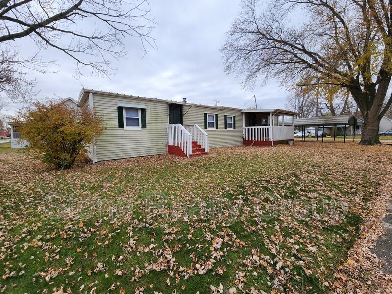 426 N Main St, Clinton, IN 47842 House Rental in Clinton, IN