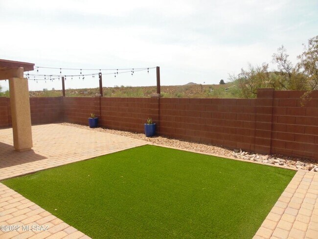 Building Photo - Plata