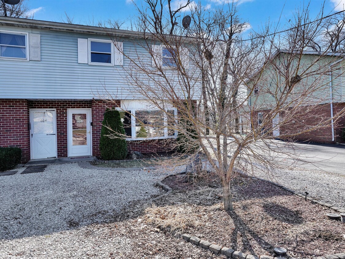 606 Water Street, Shoemakersville PA - 606 Water St