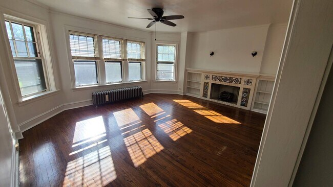 Building Photo - 726 Hinman Ave