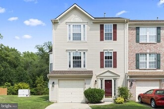 Building Photo - 2012 Broadacres Dr