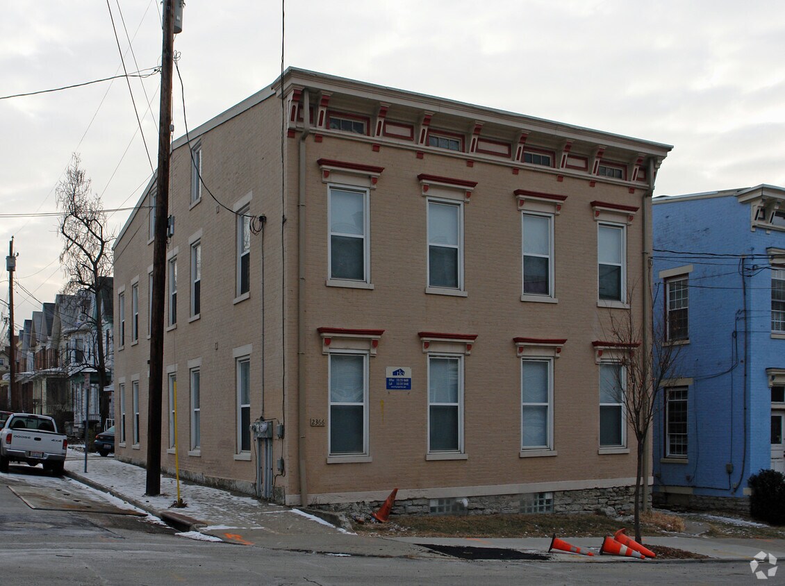 Primary Photo - 2364-2366 Clifton Ave