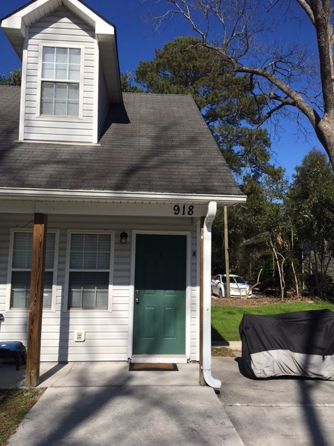 Primary Photo - 918 Bonham Ave