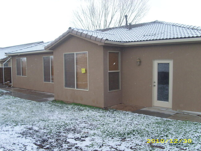 Building Photo - Great Washington Fields Home 4 bedrooms