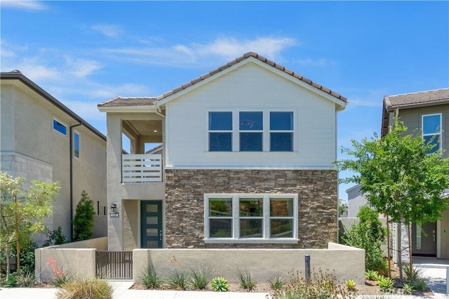 Primary Photo - 156 Chorus