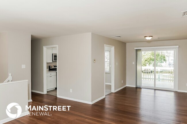 Foto del edificio - 4010 Sedgewood Ln