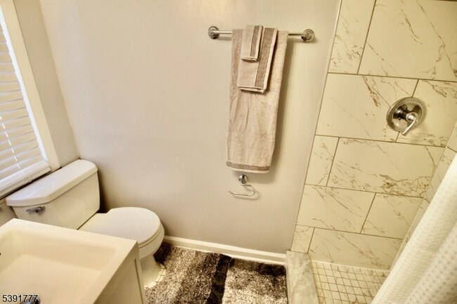 Building Photo - 22 Rockland Terrace