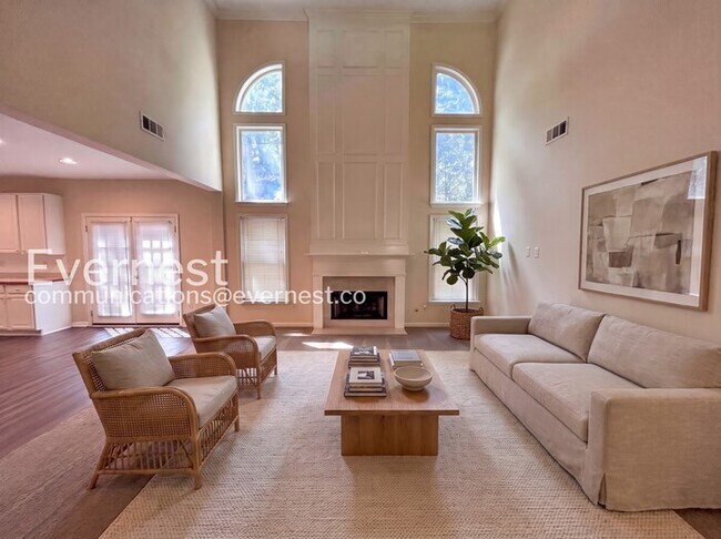 Foto del edificio - 1095 Downyshire Dr