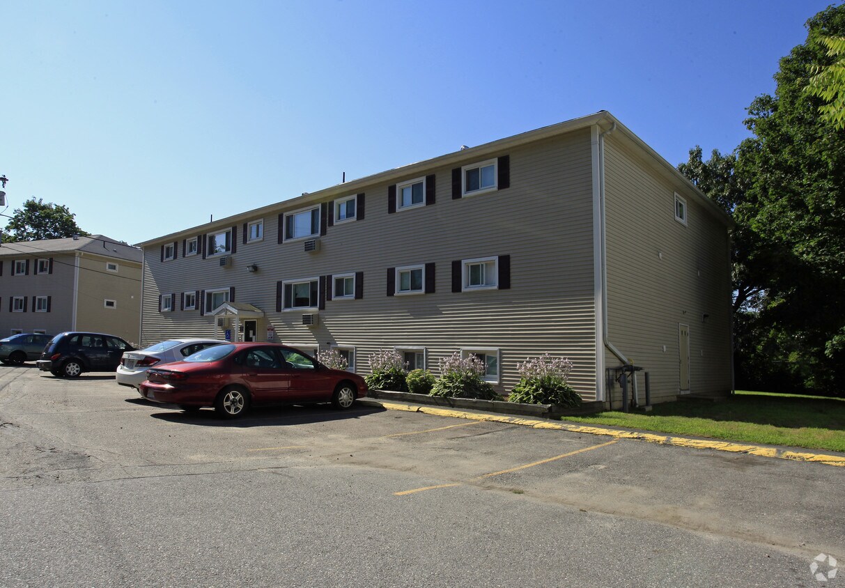 3541 Fairmount St, Leominster, MA 01453 Apartments in Leominster, MA