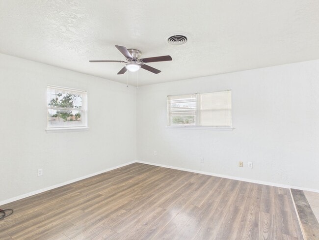 Foto del edificio - 4523 SE Avalon Ave