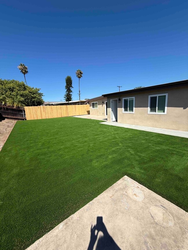 Building Photo - 5560 Dugan Ave