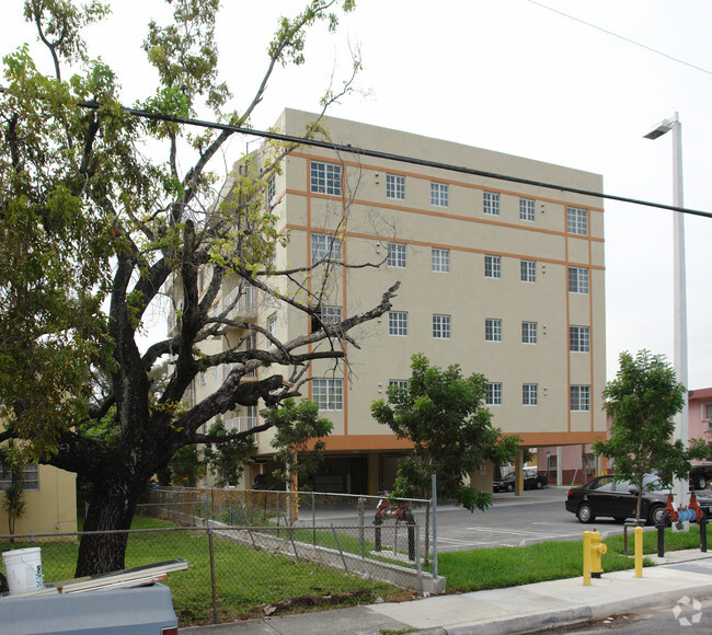 Building Photo - Flagler Apartments