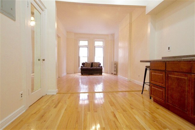 Foto del edificio - 337 Halsey St