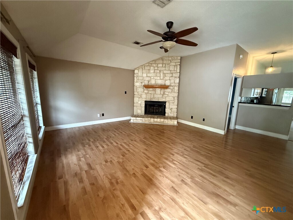 Foto principal - 702 Spring Hollow Dr