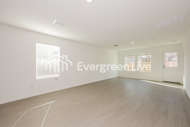 Building Photo - 10512 Desert Hawk Cir