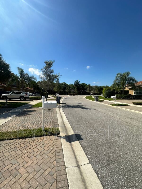 Building Photo - 4361 Colony View Dr