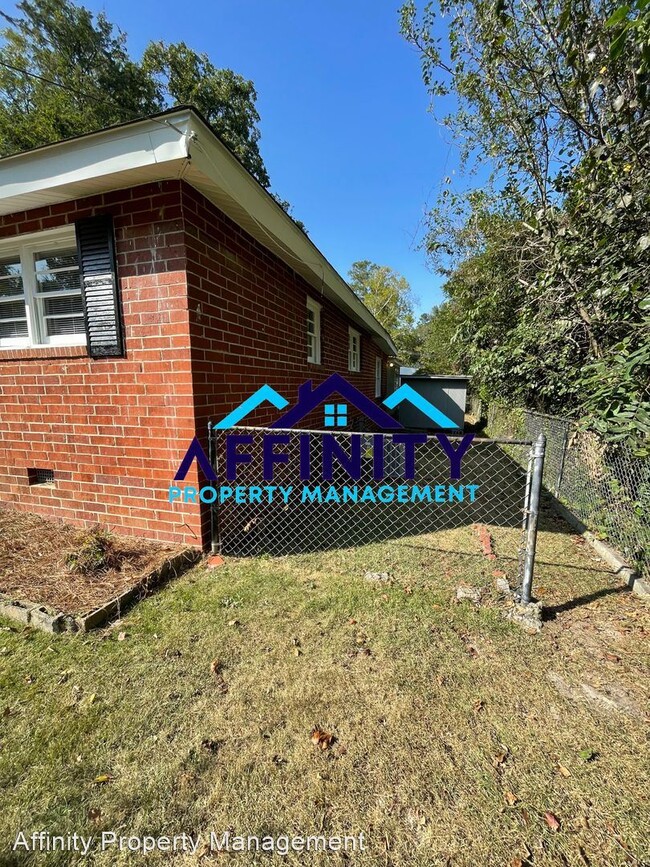 Building Photo - 4 br, 2 bath House - 3315 Carver Street Co...