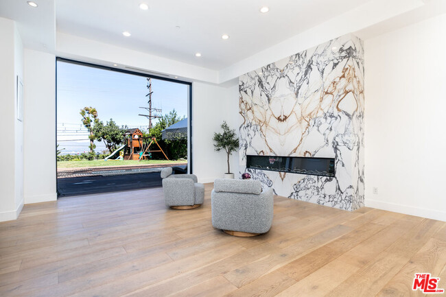Building Photo - 16341 Sloan Dr