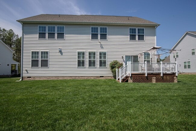 Building Photo - Luxury 5 Bedrooms 3 Full Baths 2 Car Garage