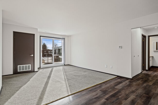 Foto del edificio - Arrowhead Apartments and Townhomes