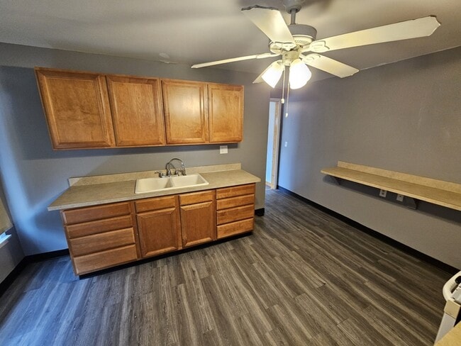 Foto del edificio - 11600 Beulah Ave