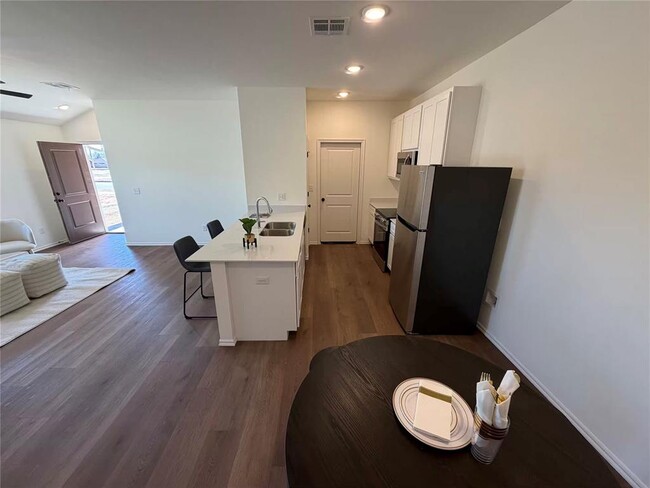 Building Photo - 304 Liam Dr