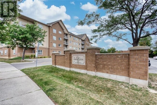 Building Photo - 4450 Fairview St