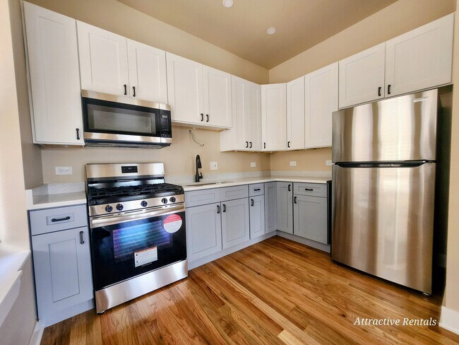 Photo - 6343 S Elizabeth St (Chicago, IL) Apartment