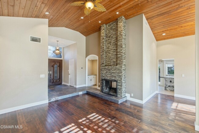 Foto del edificio - 3332 Holloway St