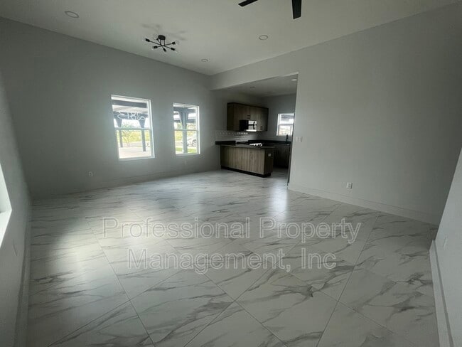 Foto del edificio - 2808 Charlie Rd