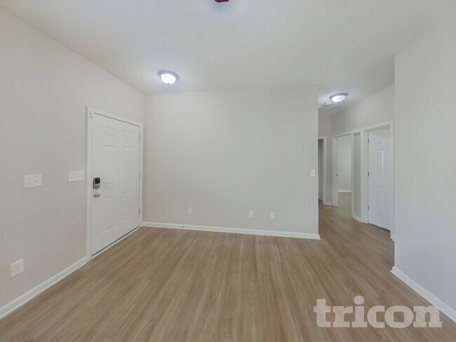 Foto del edificio - 1526 Jeffrey Bryan Dr