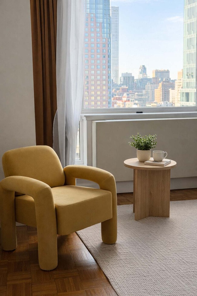 Foto del edificio - 350 W 43rd St