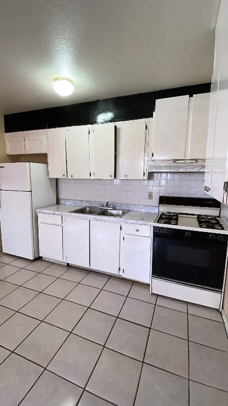 Primary Photo - 103 Riverview Ct