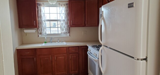 Kitchen - 200 Sussex St