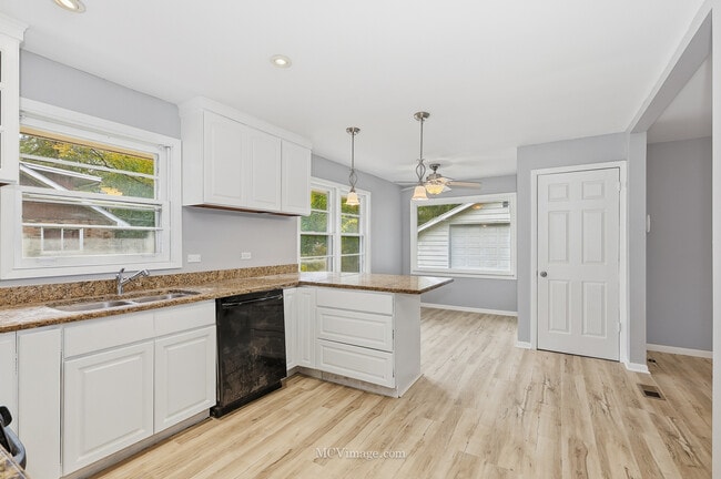 Building Photo - 14714 Ellis Ave