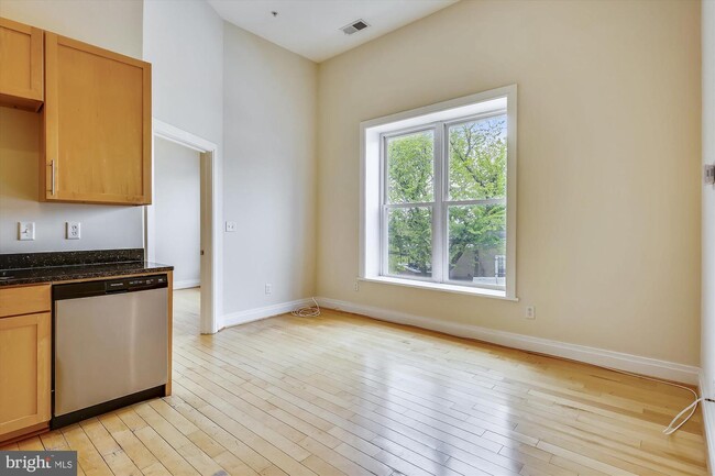 Building Photo - 5551 Illinois Ave NW