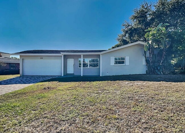 Foto del edificio - 1355 Stratford Dr