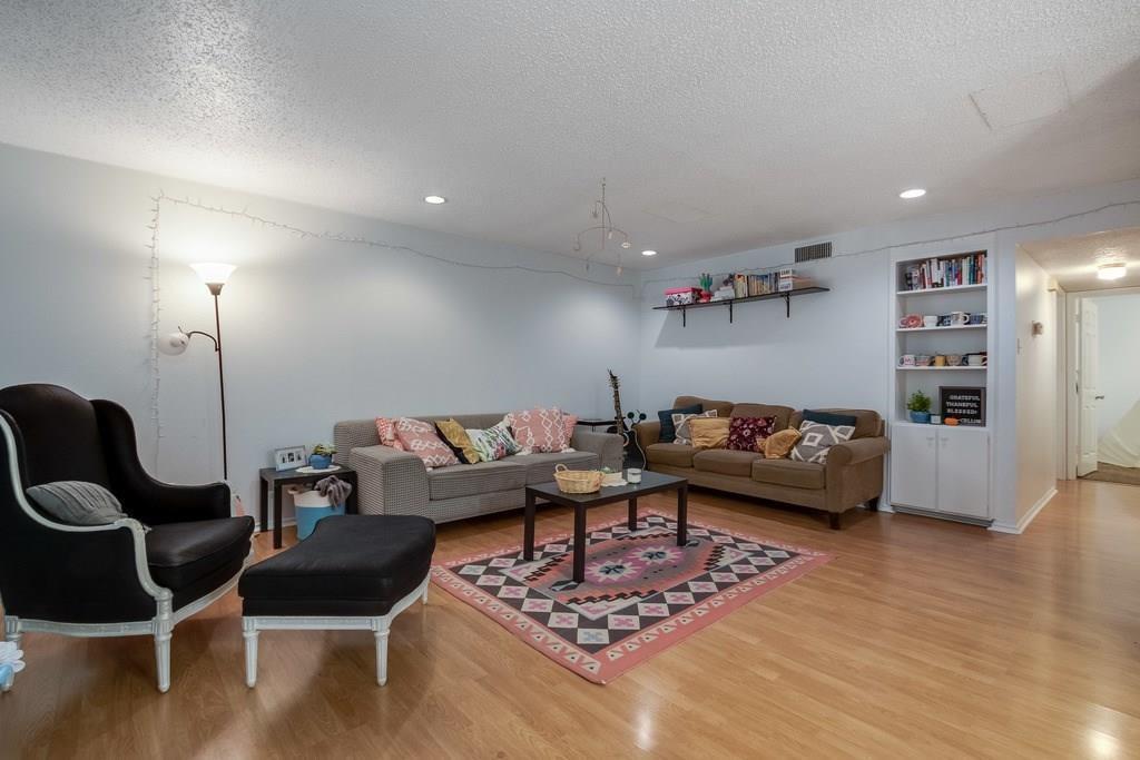 Foto principal - 2401 Leon St