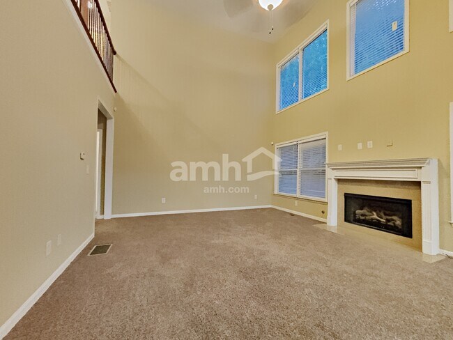 Foto del edificio - 906 Fox Croft Pl