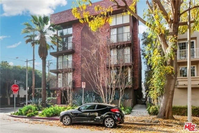 Foto del edificio - 869 S Wooster St