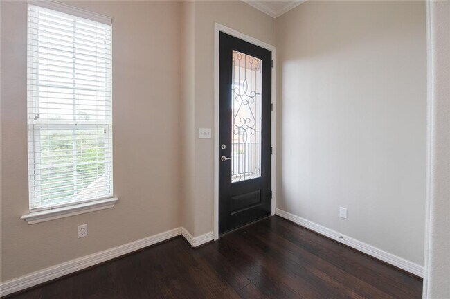 Building Photo - 11809 Terraza Cir